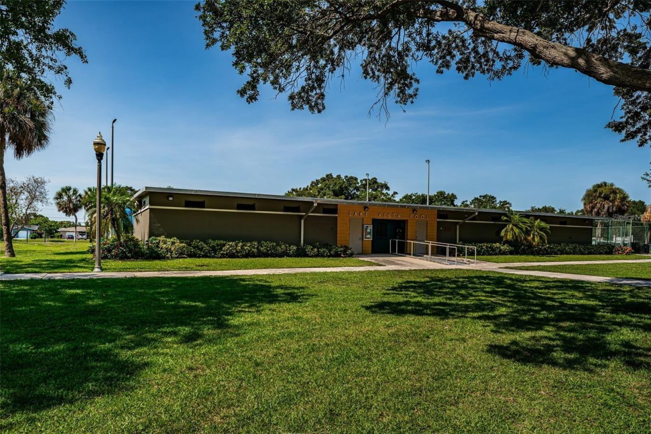 2117 Lakewood Club Drive S, Unit 7K, Saint Petersburg, FL 33712 Photo