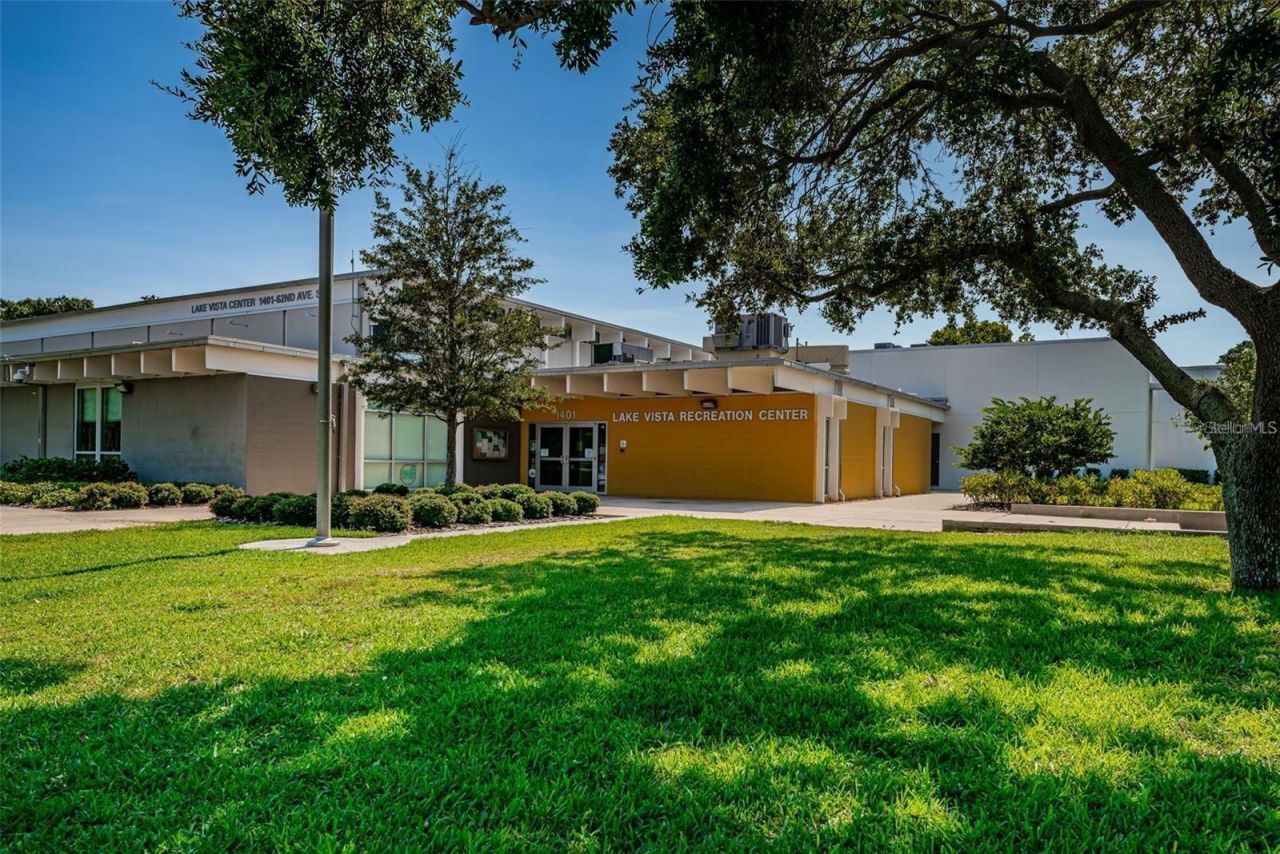 2117 Lakewood Club Drive S, Unit 7K, Saint Petersburg, FL 33712 Photo