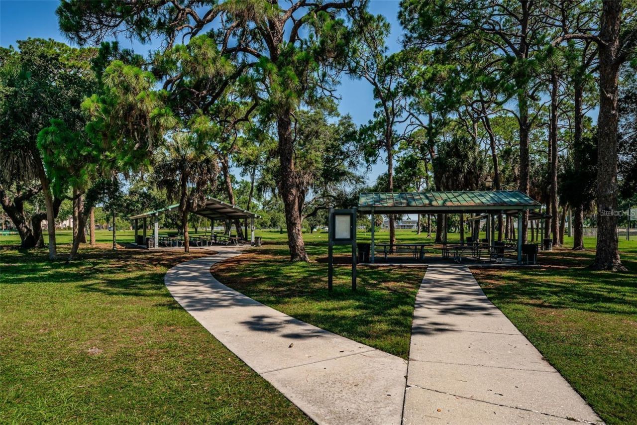 2117 Lakewood Club Drive S, Unit 7K, Saint Petersburg, FL 33712 Photo