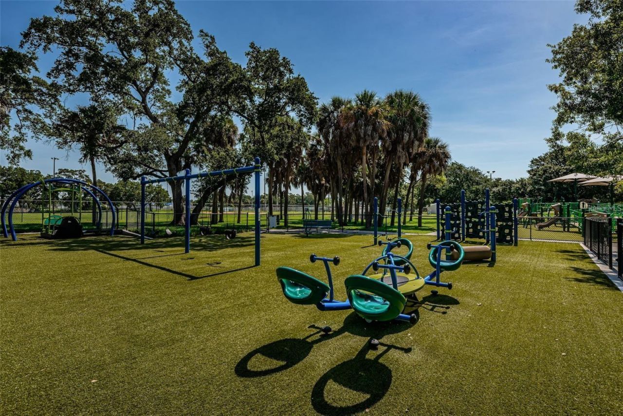 2117 Lakewood Club Drive S, Unit 7K, Saint Petersburg, FL 33712 Photo