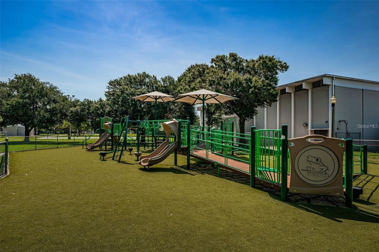 2117 Lakewood Club Drive S, Unit 7K, Saint Petersburg, FL 33712 Photo