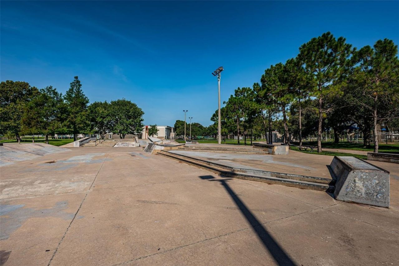 2117 Lakewood Club Drive S, Unit 7K, Saint Petersburg, FL 33712 Photo