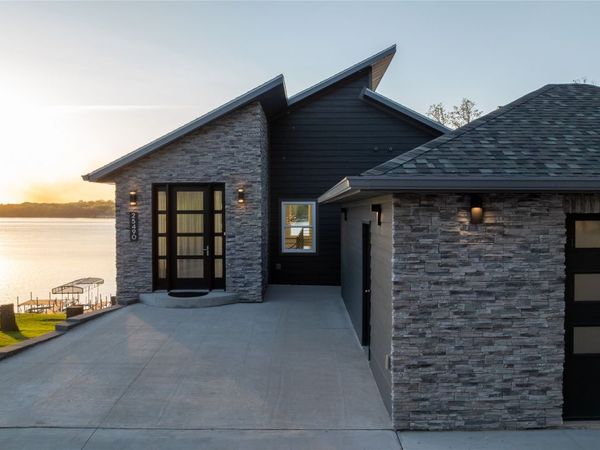 25490 182 Street, Spirit Lake, IA 51360
