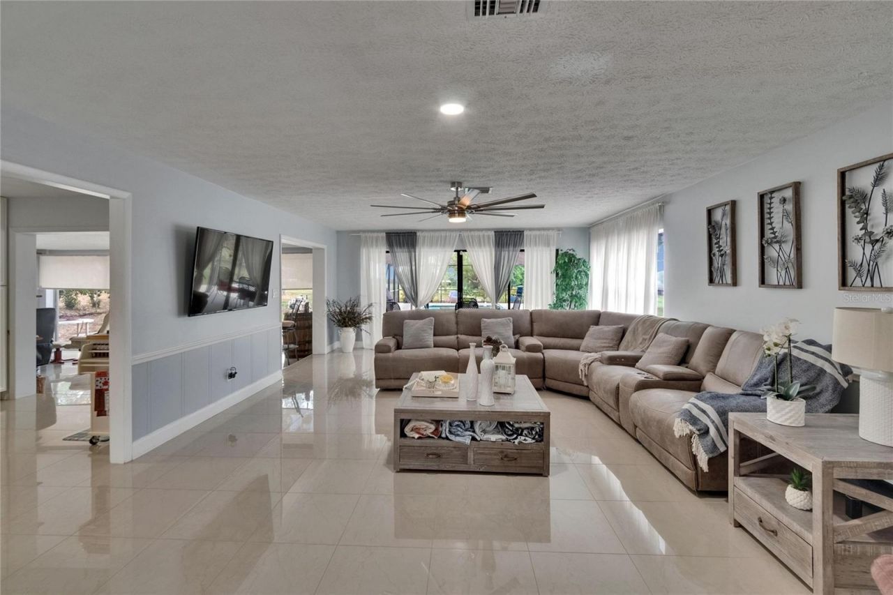 2219 Summit View Drive, Valrico, FL 33596 Photo