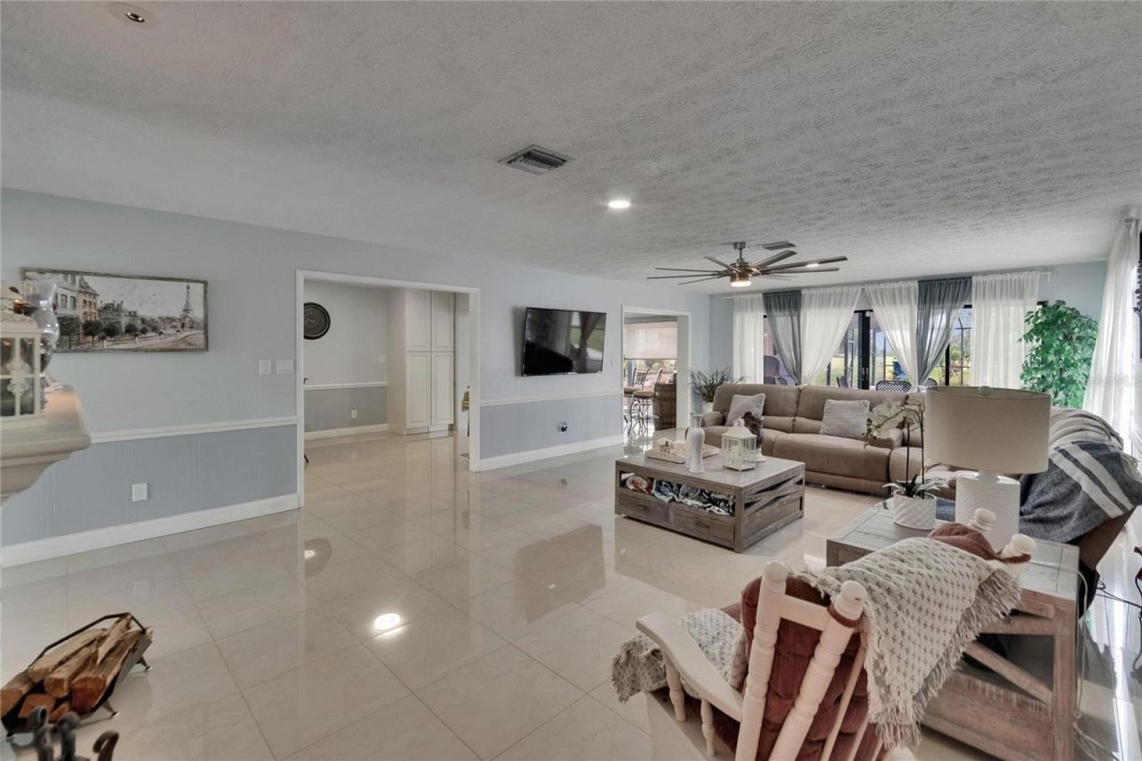 2219 Summit View Drive, Valrico, FL 33596 Photo