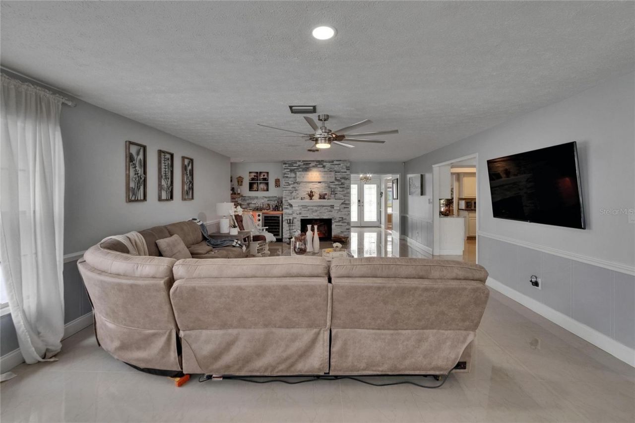 2219 Summit View Drive, Valrico, FL 33596 Photo