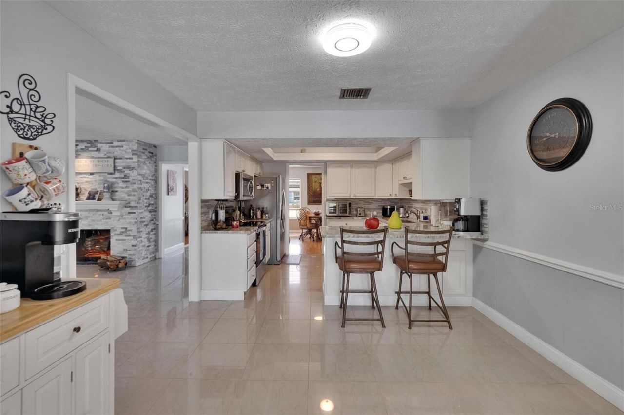 2219 Summit View Drive, Valrico, FL 33596 Photo