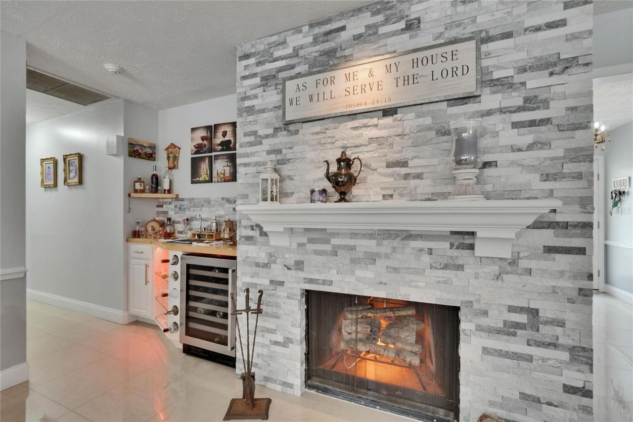 2219 Summit View Drive, Valrico, FL 33596 Photo