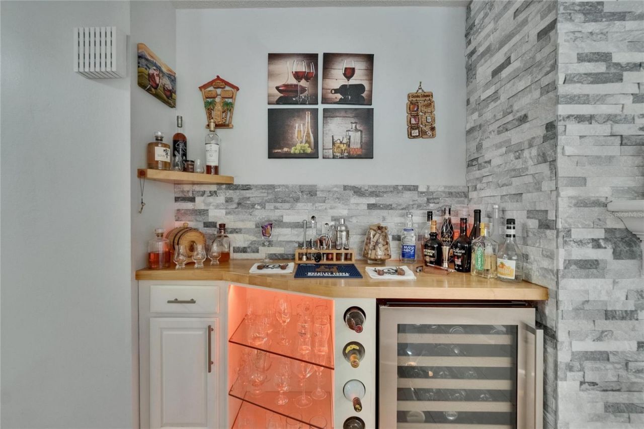 2219 Summit View Drive, Valrico, FL 33596 Photo