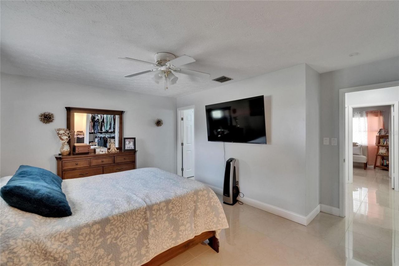 2219 Summit View Drive, Valrico, FL 33596 Photo