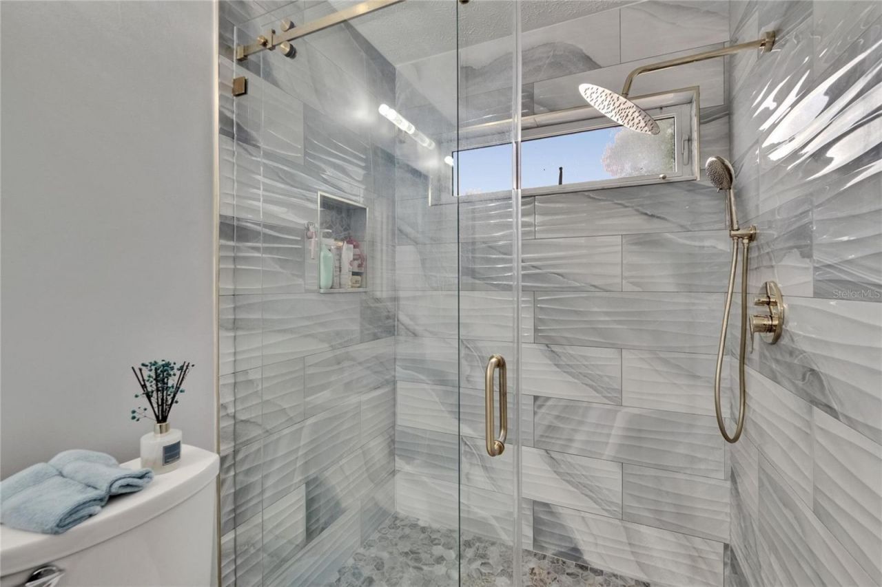 2219 Summit View Drive, Valrico, FL 33596 Photo