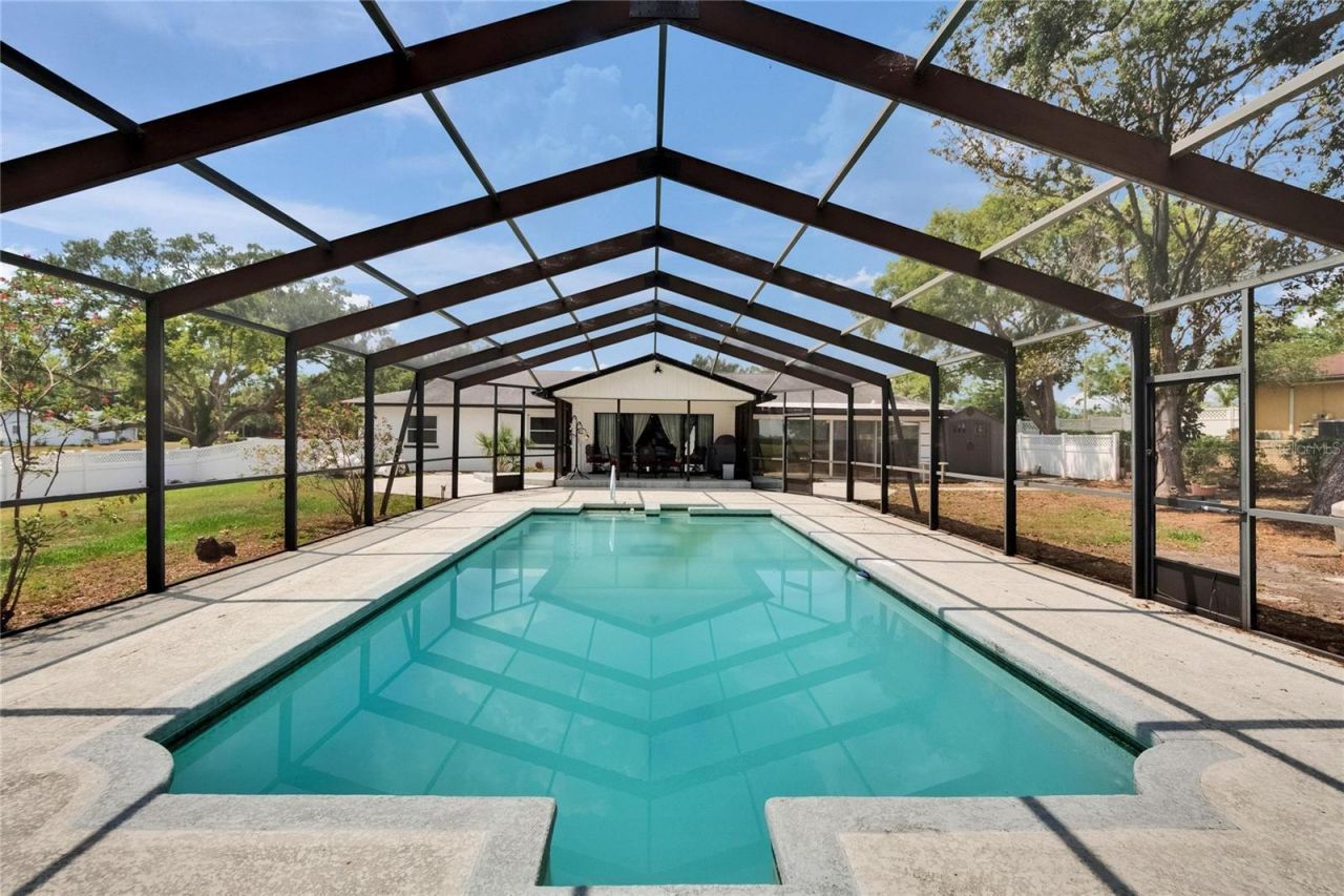 2219 Summit View Drive, Valrico, FL 33596 Photo