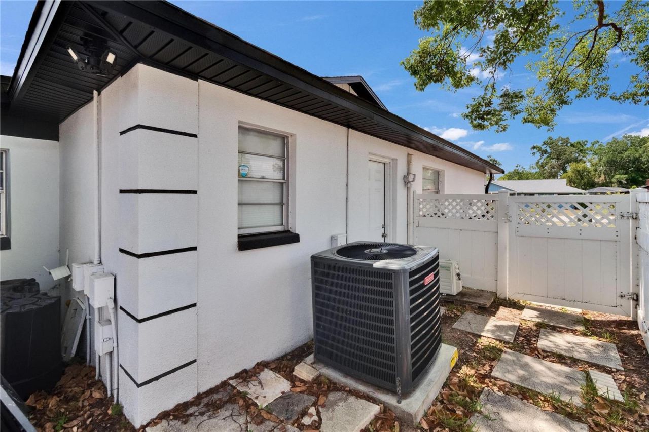 2219 Summit View Drive, Valrico, FL 33596 Photo