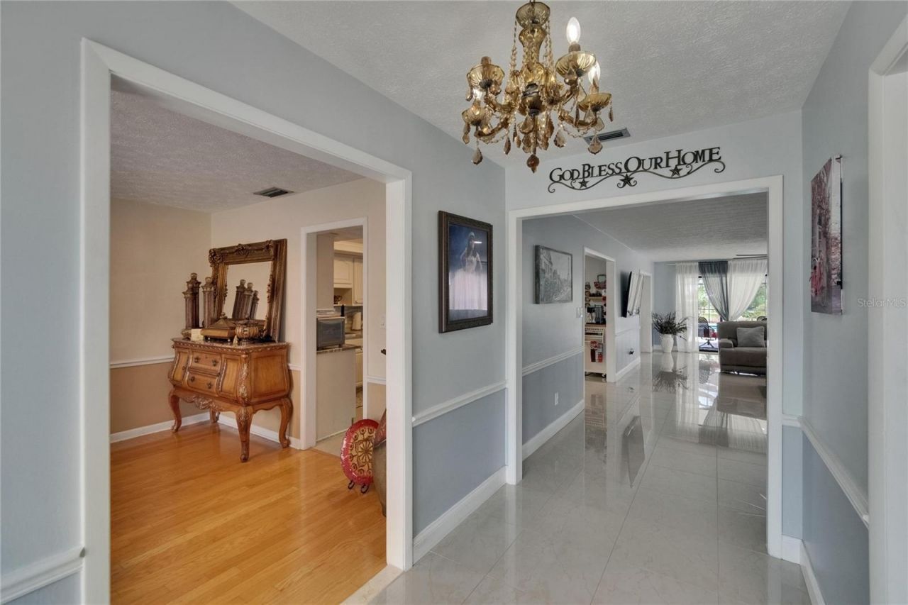 2219 Summit View Drive, Valrico, FL 33596 Photo