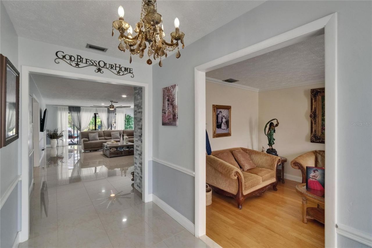 2219 Summit View Drive, Valrico, FL 33596 Photo