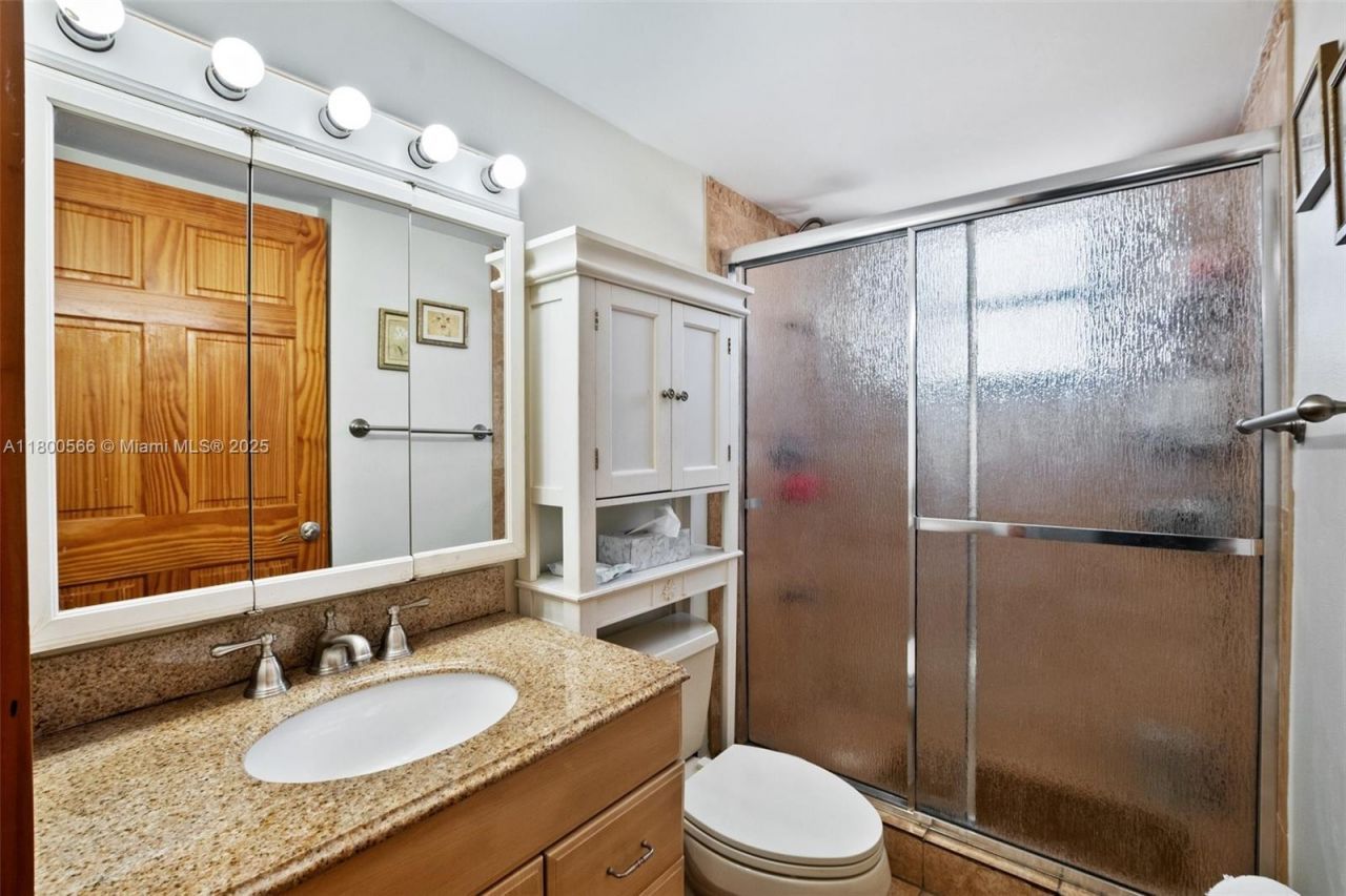 7125 Bay Dr, Unit 201, Miami Beach, FL 33141 Photo