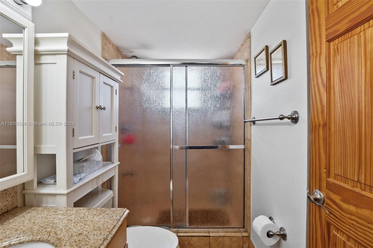 7125 Bay Dr, Unit 201, Miami Beach, FL 33141 Photo