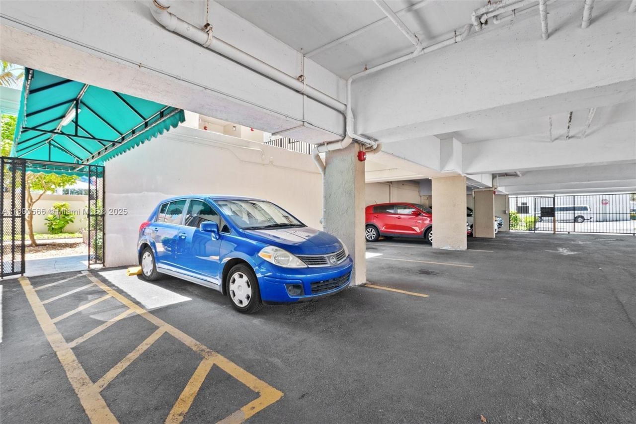 7125 Bay Dr, Unit 201, Miami Beach, FL 33141 Photo