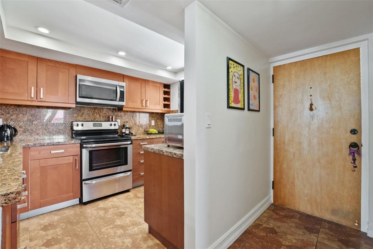 7125 Bay Dr, Unit 201, Miami Beach, FL 33141 Photo