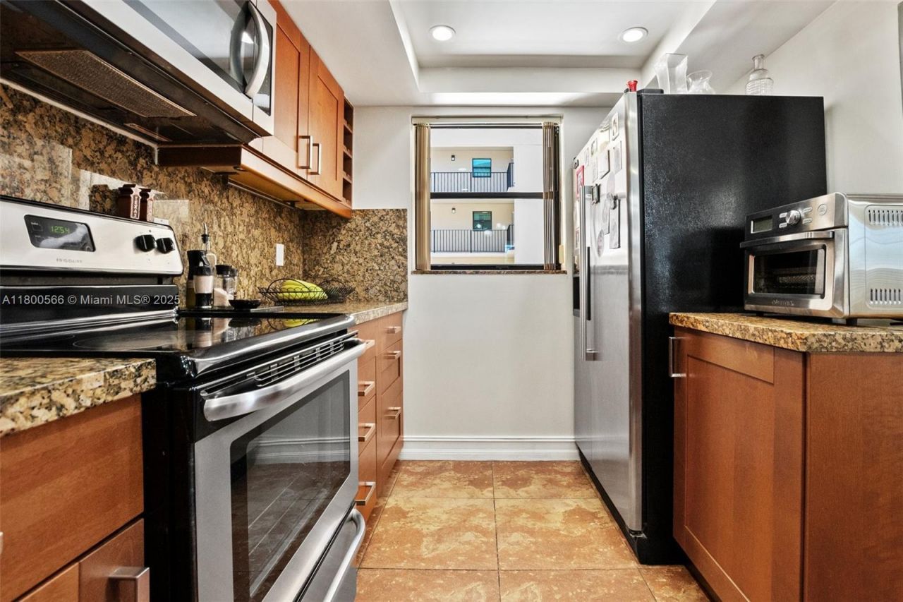 7125 Bay Dr, Unit 201, Miami Beach, FL 33141 Photo