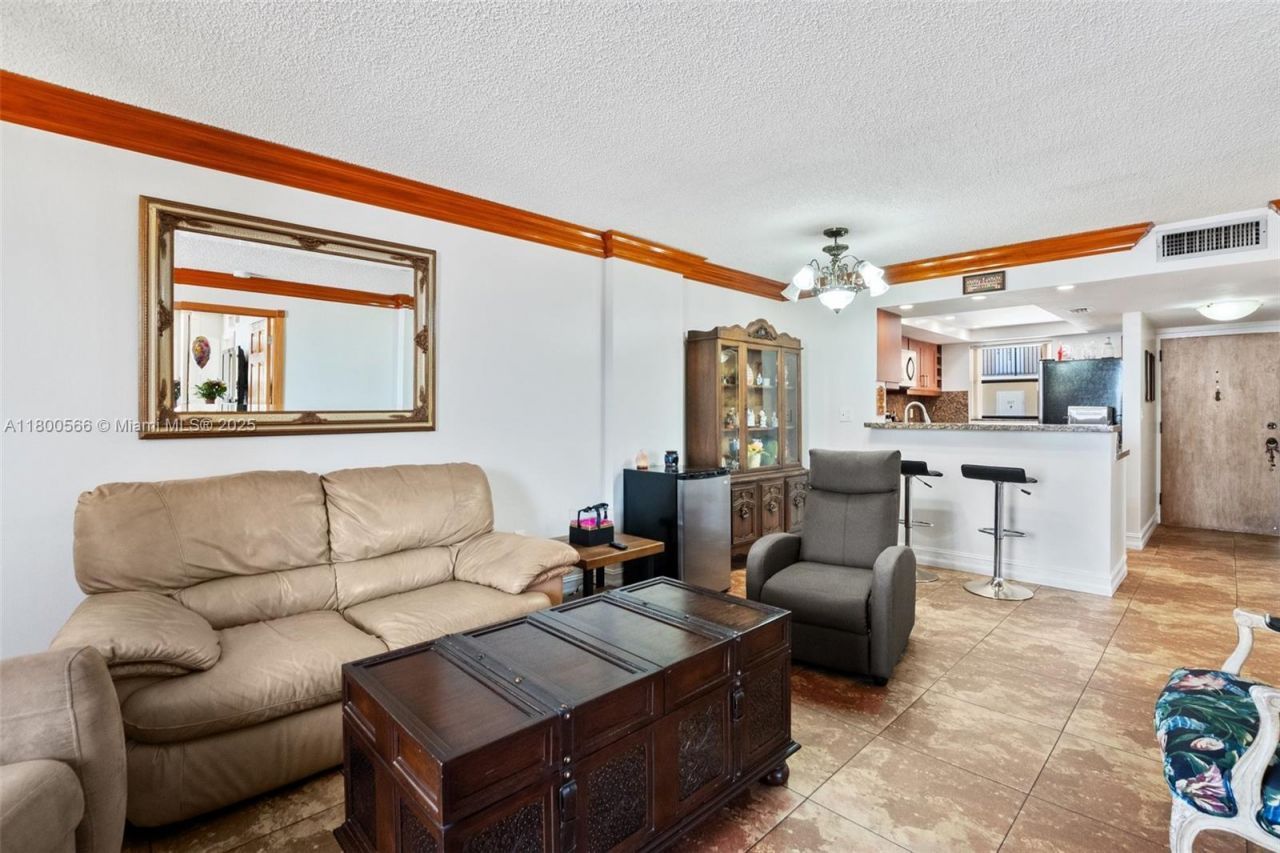 7125 Bay Dr, Unit 201, Miami Beach, FL 33141 Photo