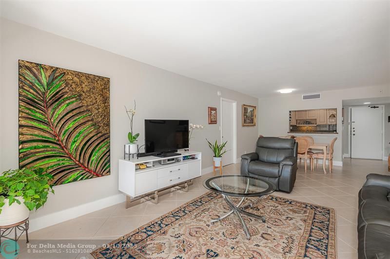 230 Lakeview Drive, Unit 201, Weston, FL 33326 Photo