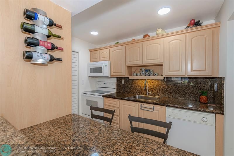 230 Lakeview Drive, Unit 201, Weston, FL 33326 Photo