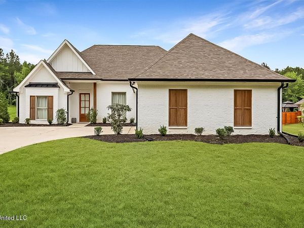 1622 Old Lake Road, Brandon, MS 39042