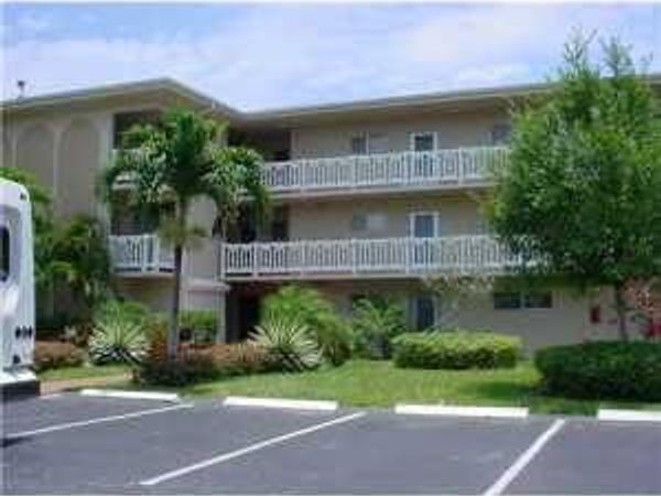 2687 N Garden Drive, Unit 204, Lake Worth, FL 33461