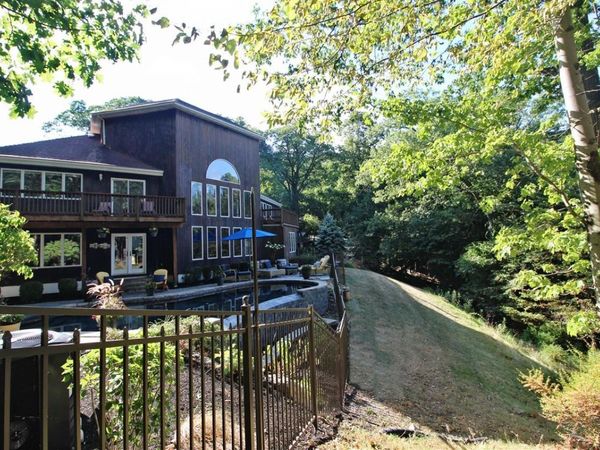 36 Ridgetop Drive, Tomkins Cove, NY 10986