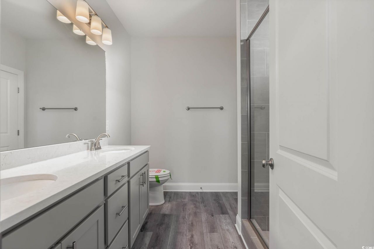 61 Yale Pl. Photo 10