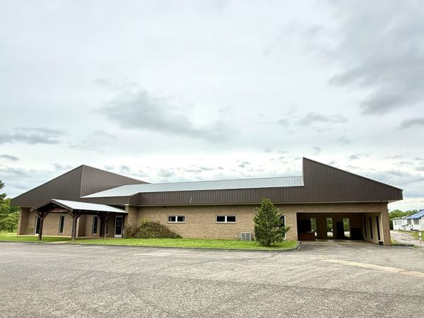 411 W Gaines St, Lawrenceburg, TN 38464