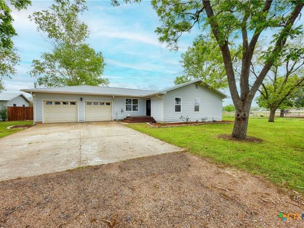 1001 US Highway 77 N, Hallettsville, TX 77964