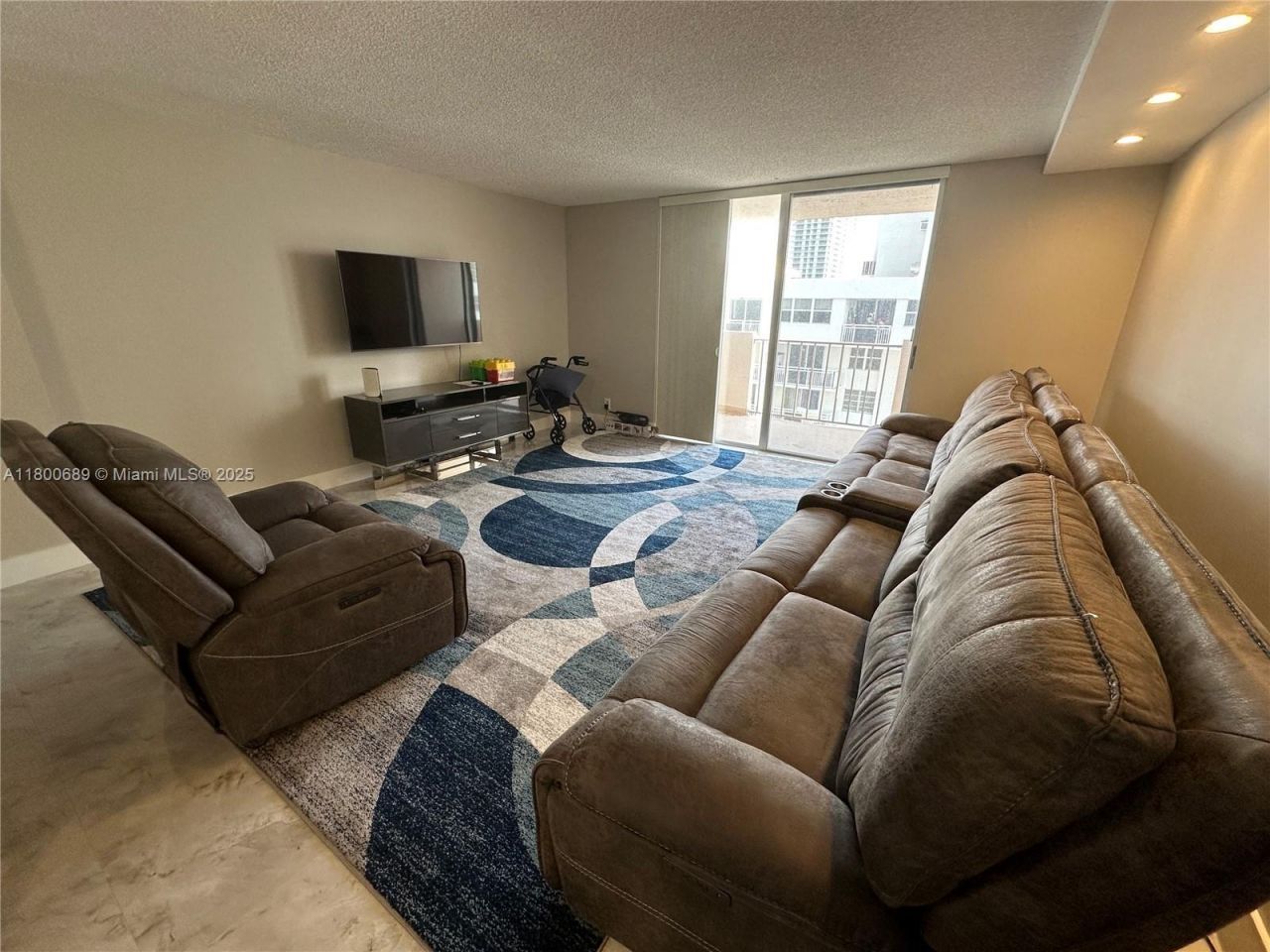 1865 S Ocean Dr, Unit 17C, Hallandale Beach, FL 33009 Photo