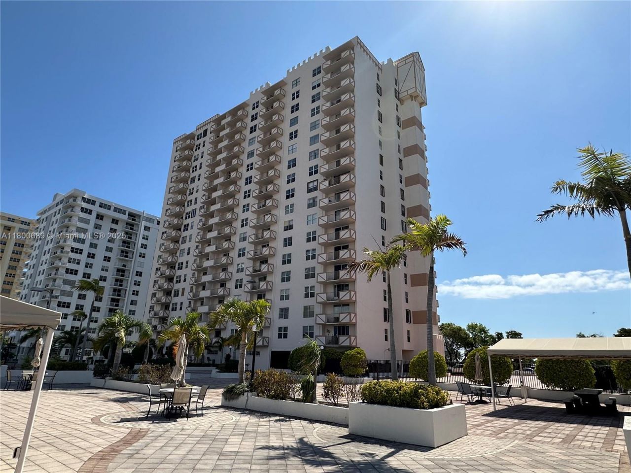1865 S Ocean Dr, Unit 17C, Hallandale Beach, FL 33009 Photo