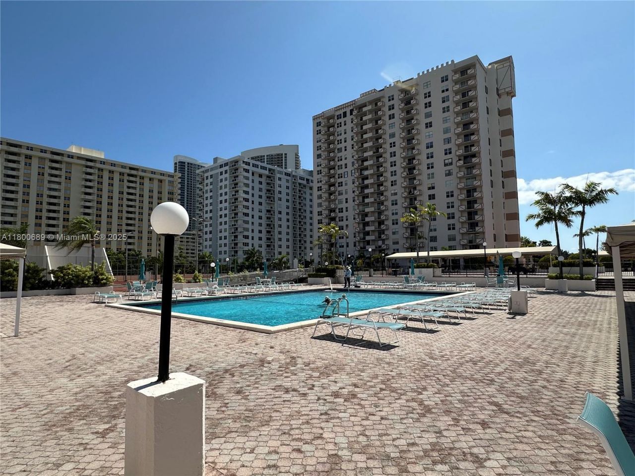 1865 S Ocean Dr, Unit 17C, Hallandale Beach, FL 33009 Photo