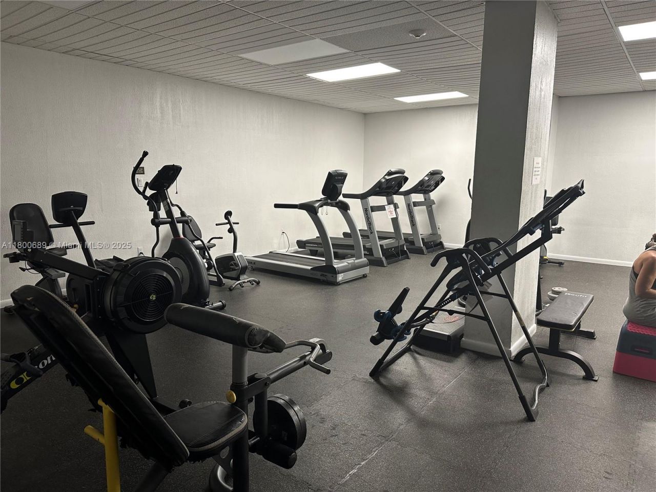 1865 S Ocean Dr, Unit 17C, Hallandale Beach, FL 33009 Photo