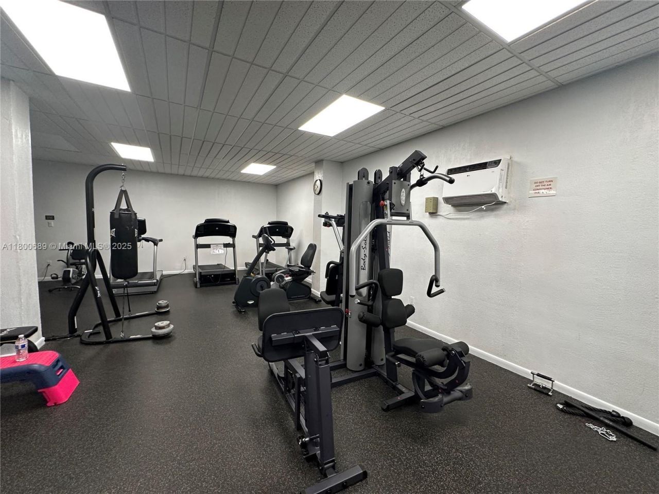 1865 S Ocean Dr, Unit 17C, Hallandale Beach, FL 33009 Photo