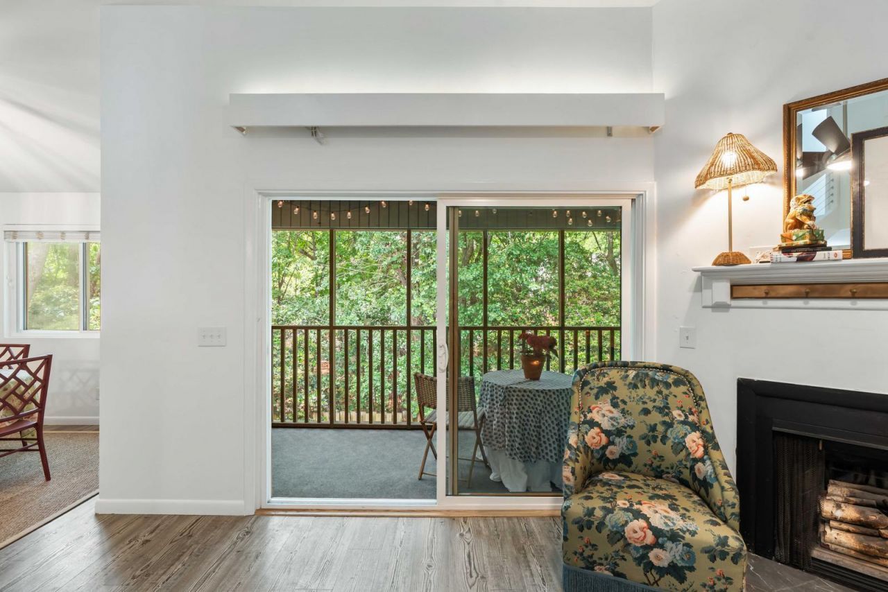 1142 Village Creek Lane Photo 10