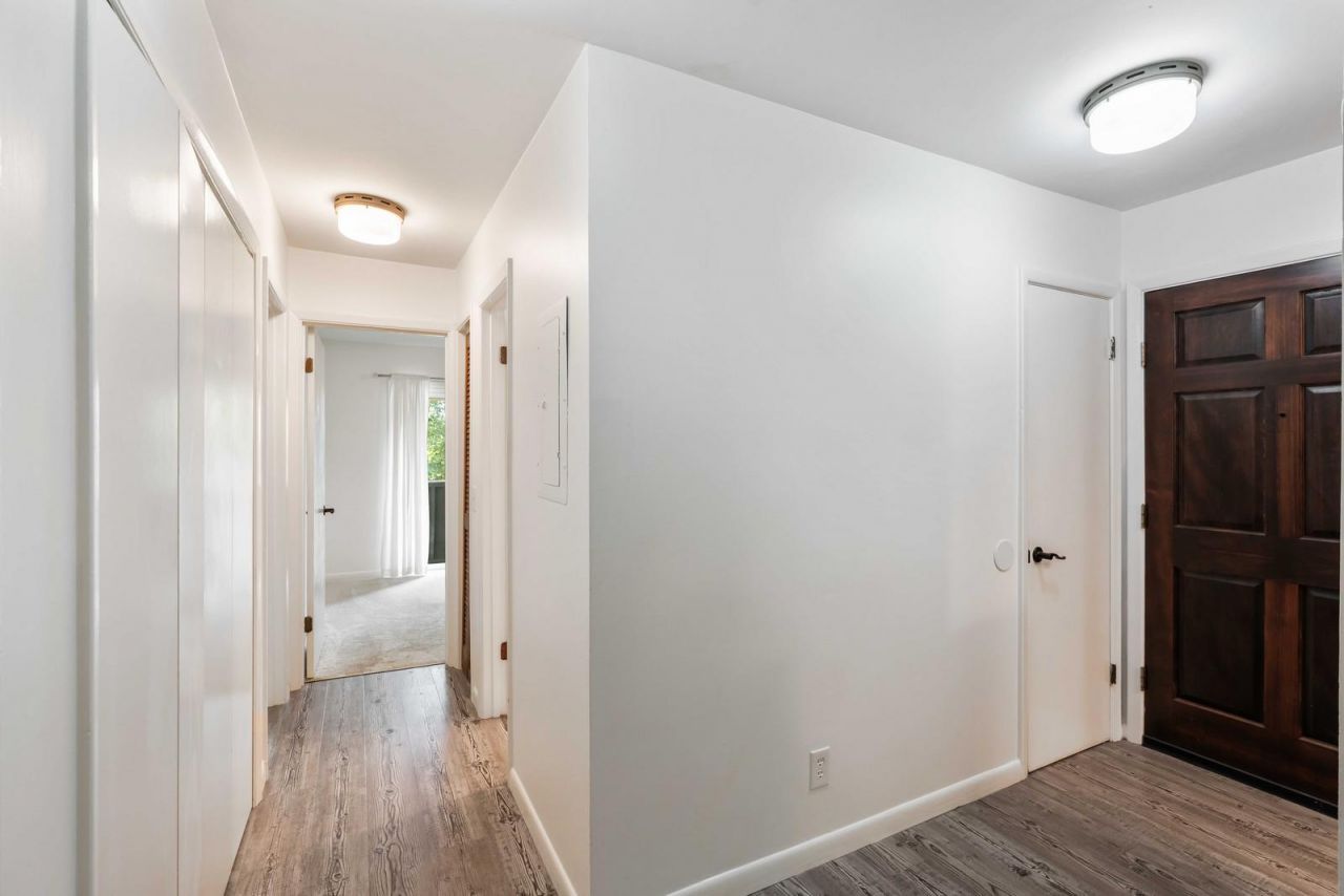 1142 Village Creek Lane Photo 14