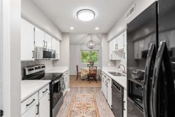 1142 Village Creek Lane photo 4