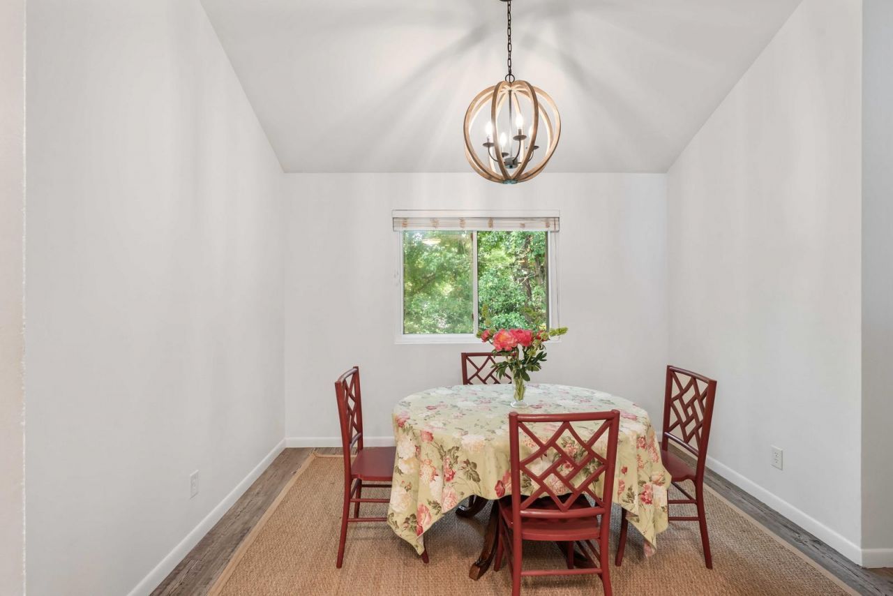 1142 Village Creek Lane Photo 6