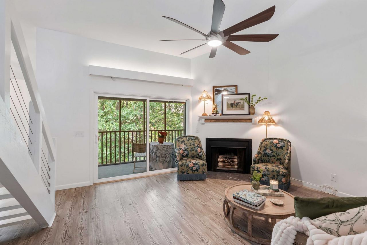 1142 Village Creek Lane Photo 8