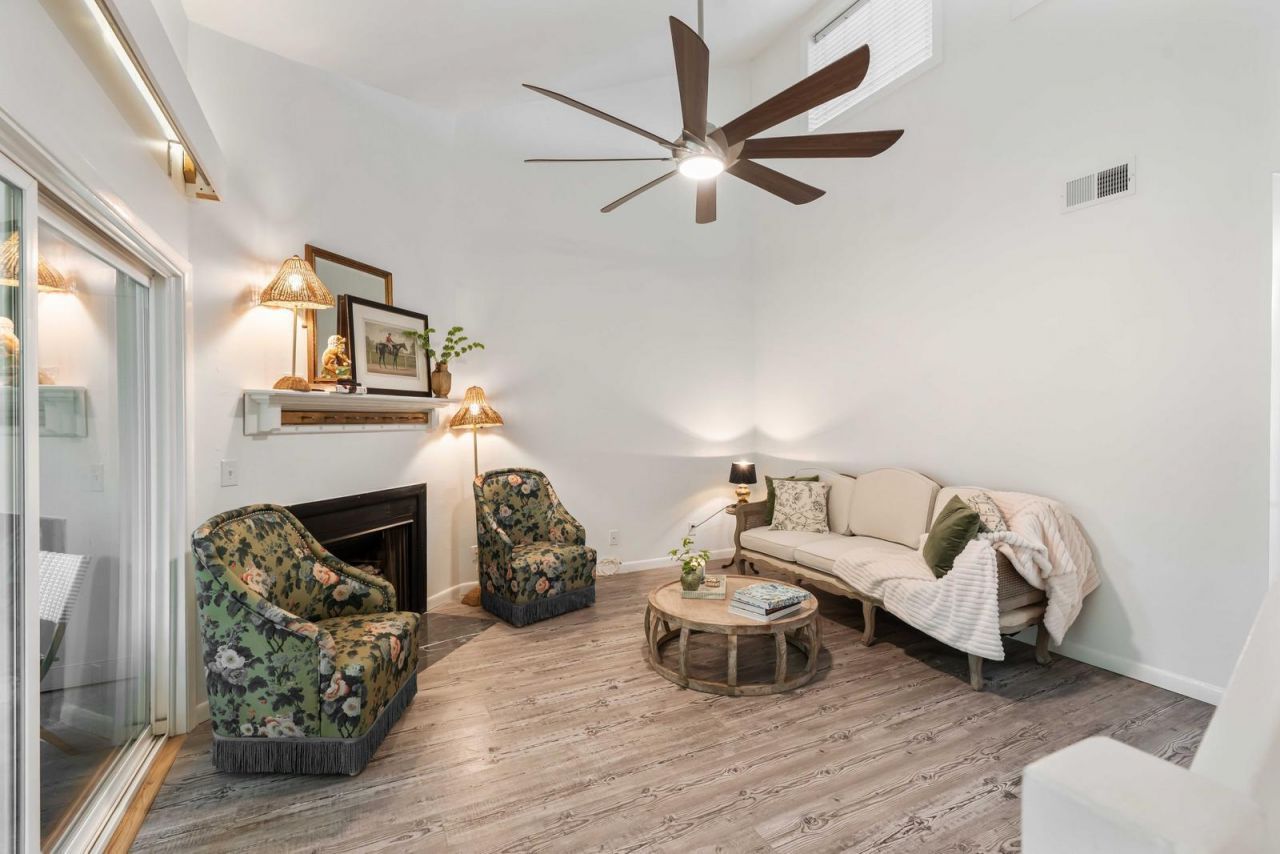 1142 Village Creek Lane Photo 9