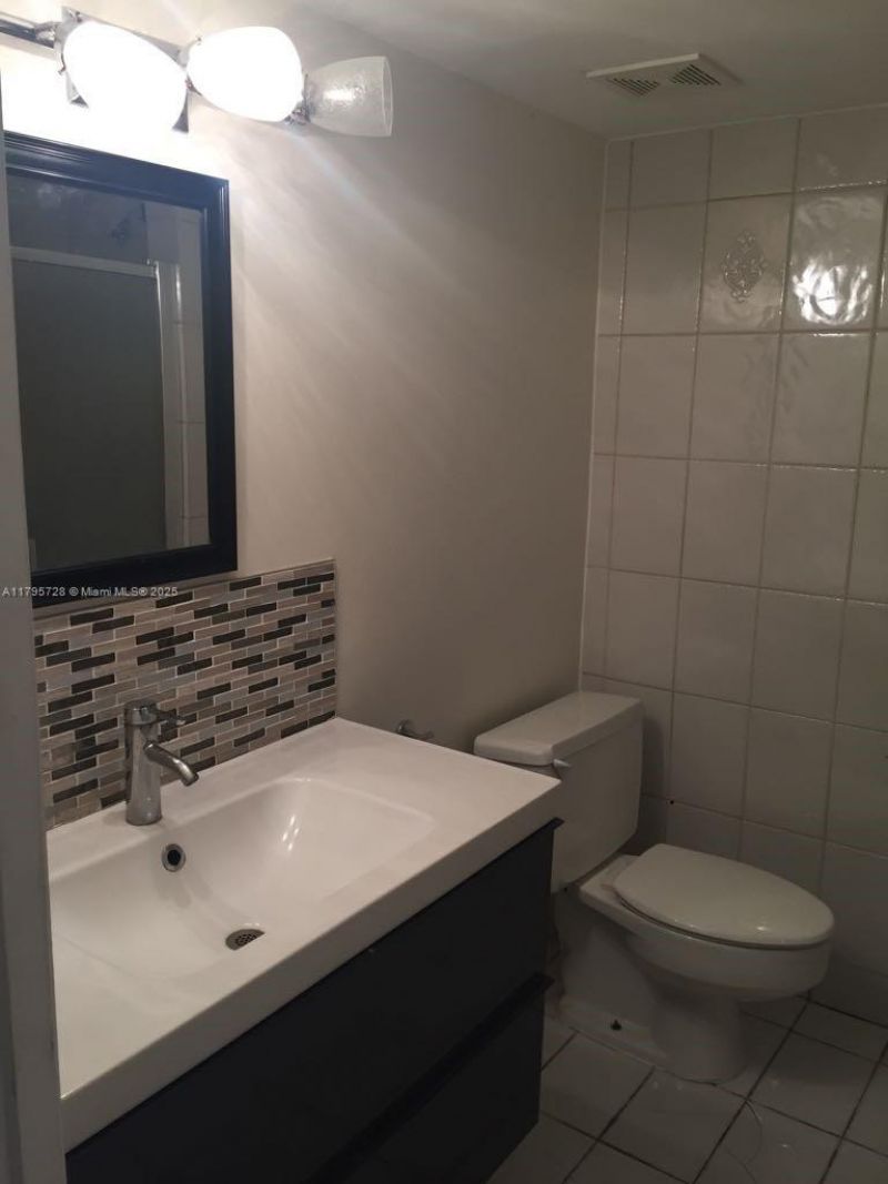 13499 Biscayne Blvd, Unit 713, North Miami, FL 33181 Photo