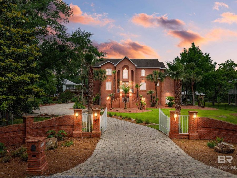 Property Image 100