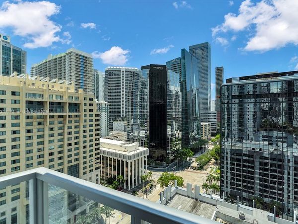 1060 Brickell Ave, Unit 1811, Miami, FL 33131