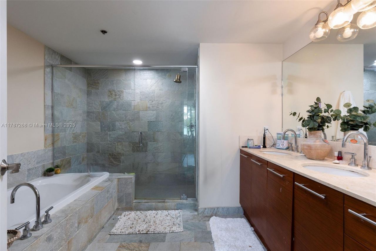 2681 N Flamingo Rd, Unit TH4S, Sunrise, FL 33323 Photo