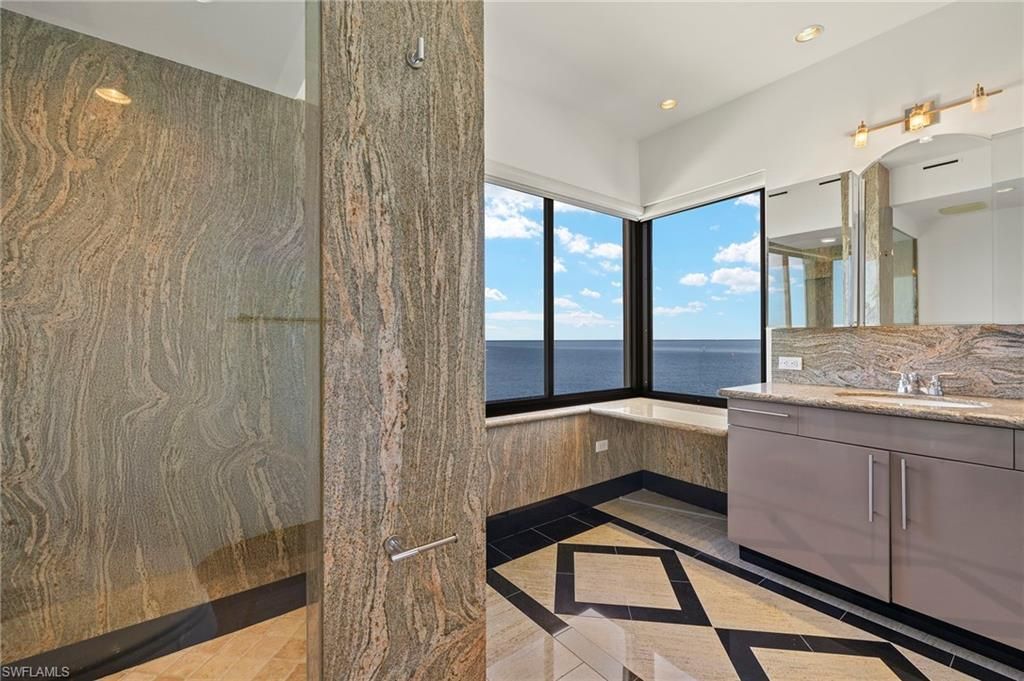 625 La Peninsula Blvd, Unit 625, Naples, FL 34113 Photo