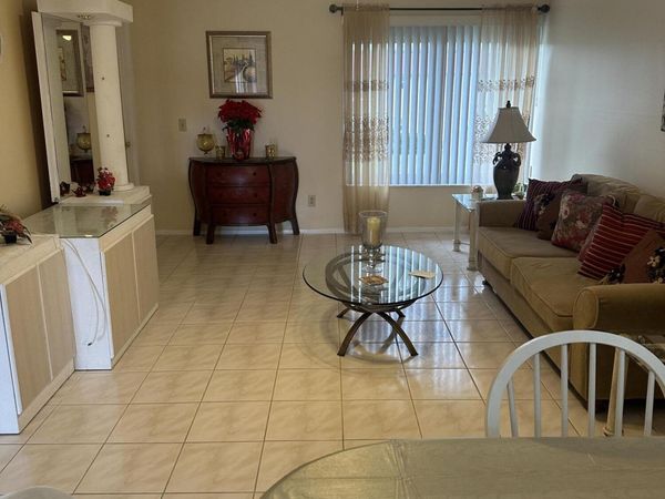 12021 W Greenway Drive, Unit 206, Royal Palm Beach, FL 33411
